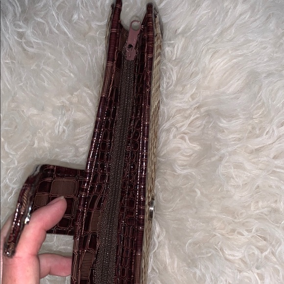 Stunning Woven Straw Clutch - Picture 11 of 13